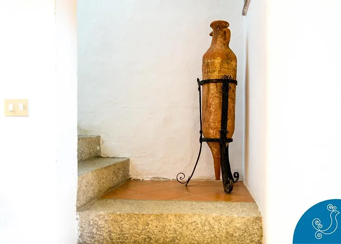 Valeria - Charming House Close To The Villa Geremèas