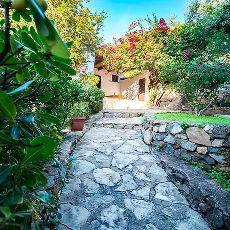 Valeria - Charming House Close To The Villa *