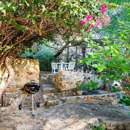 Valeria - Charming House Close To The * Geremeas